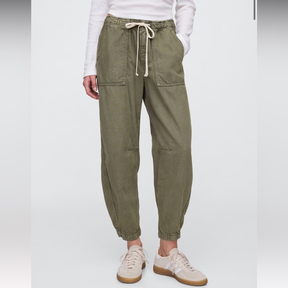 GAP Mid-Rise Pull on Soft Barrel Jeans - Picture 2 of 3